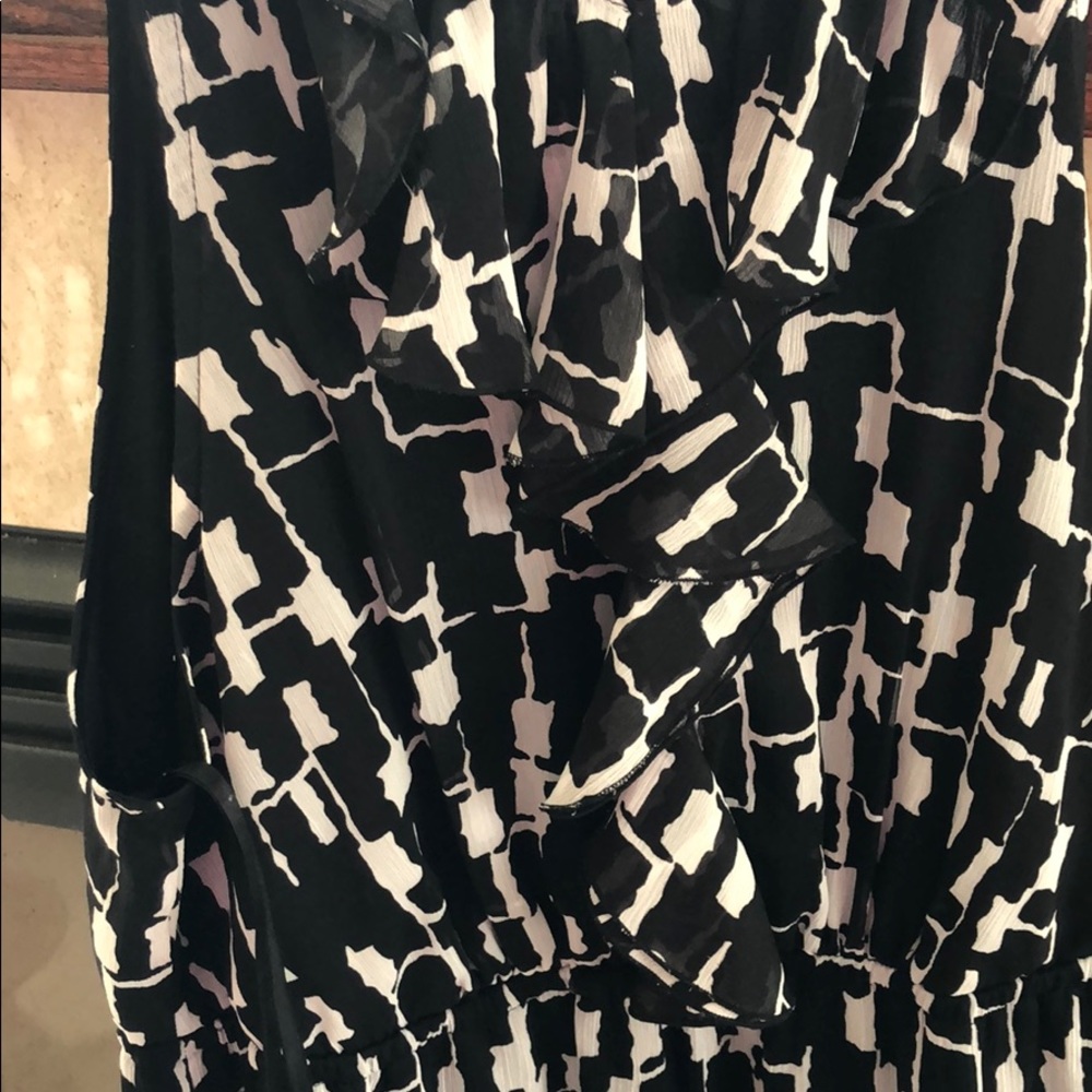 Dress - Picture 2 of 4